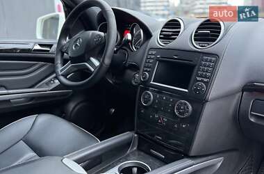 Внедорожник / Кроссовер Mercedes-Benz M-Class 2010 в 