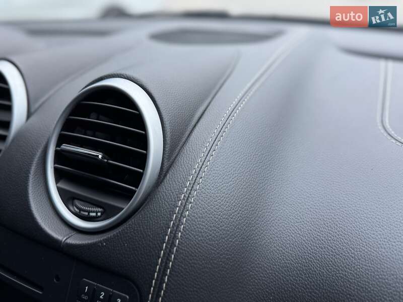 Позашляховик / Кросовер Mercedes-Benz M-Class 2010 в Києві