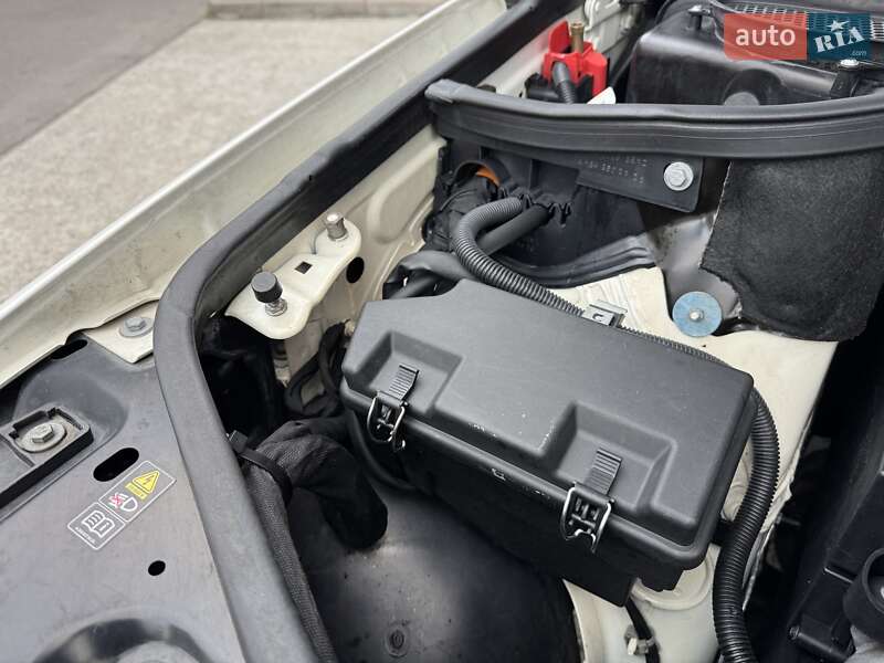 Позашляховик / Кросовер Mercedes-Benz M-Class 2010 в Києві