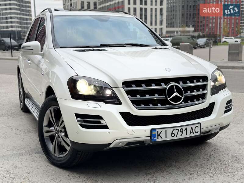 Позашляховик / Кросовер Mercedes-Benz M-Class 2010 в Києві