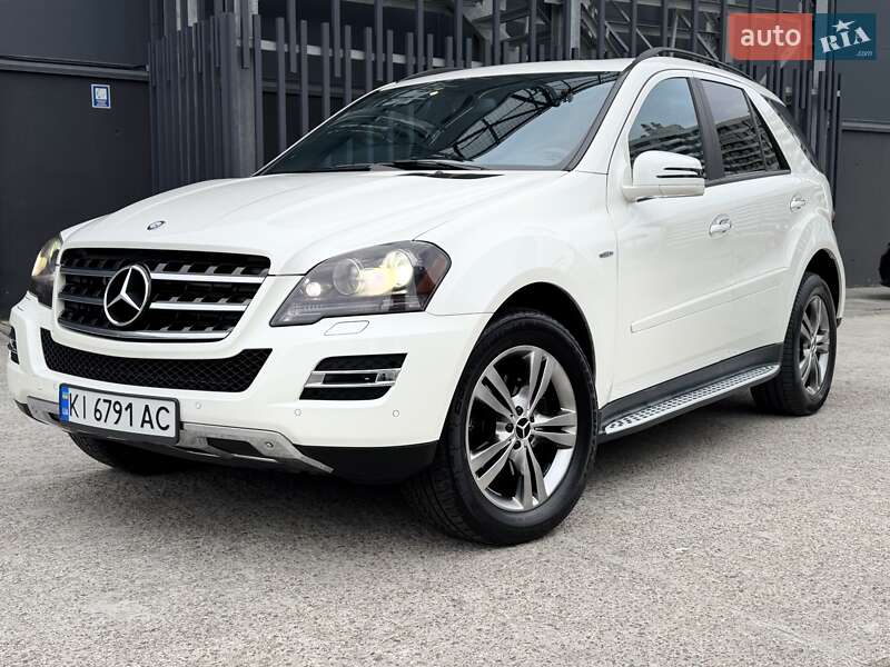 Позашляховик / Кросовер Mercedes-Benz M-Class 2010 в Києві