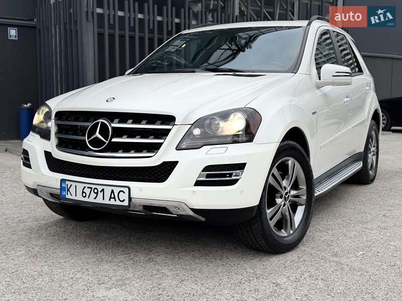Позашляховик / Кросовер Mercedes-Benz M-Class 2010 в Києві