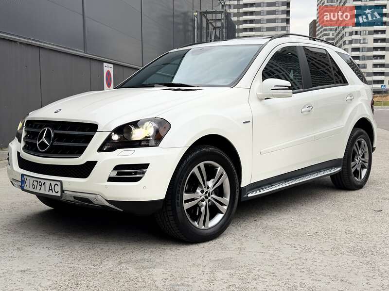 Позашляховик / Кросовер Mercedes-Benz M-Class 2010 в Києві