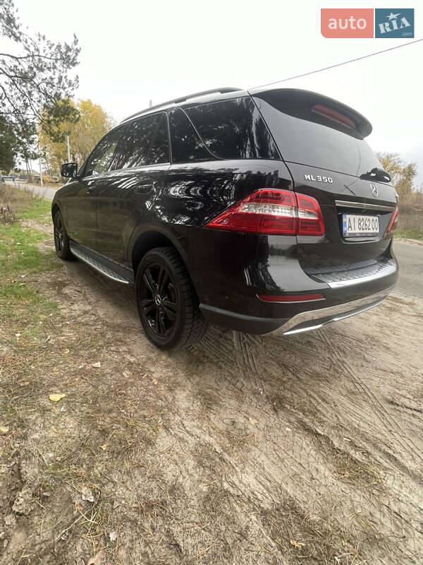 Внедорожник / Кроссовер Mercedes-Benz M-Class 2011 в 