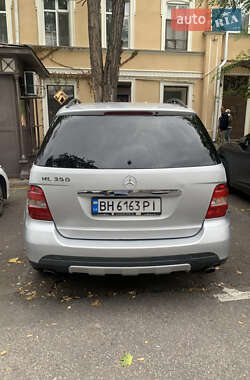 Внедорожник / Кроссовер Mercedes-Benz M-Class 2006 в 