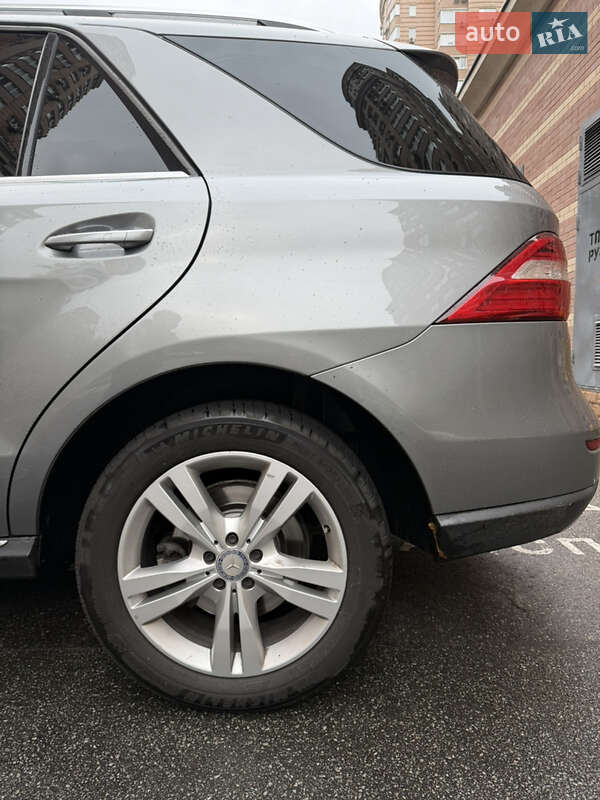 Внедорожник / Кроссовер Mercedes-Benz M-Class 2013 в Киеве