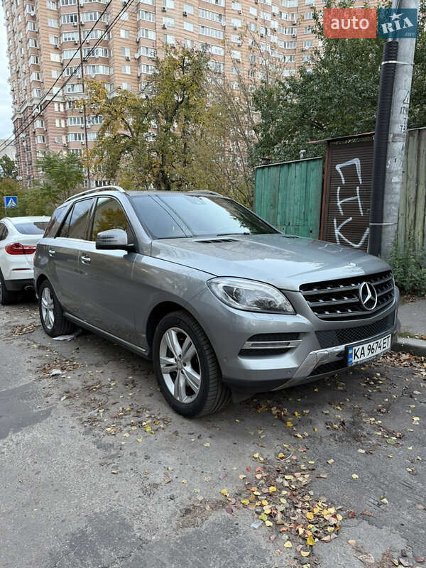 Внедорожник / Кроссовер Mercedes-Benz M-Class 2013 в Киеве