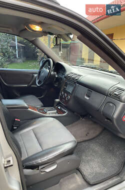 Позашляховик / Кросовер Mercedes-Benz M-Class 2002 в 