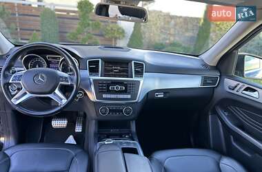 Внедорожник / Кроссовер Mercedes-Benz M-Class 2012 в 