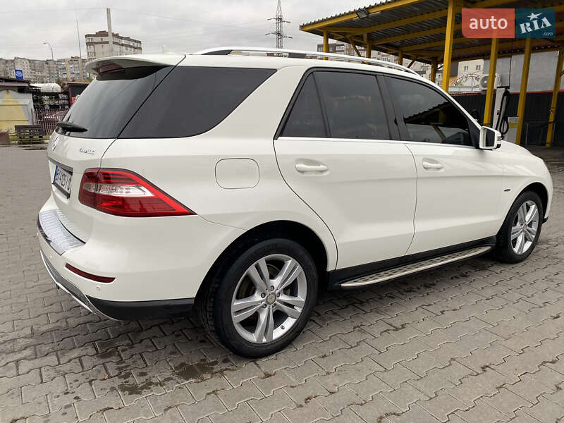 Внедорожник / Кроссовер Mercedes-Benz M-Class 2011 в Хмельницком