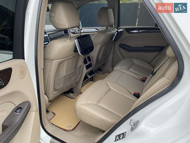 Внедорожник / Кроссовер Mercedes-Benz M-Class 2011 в Хмельницком