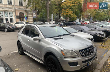 Внедорожник / Кроссовер Mercedes-Benz M-Class 2006 в 