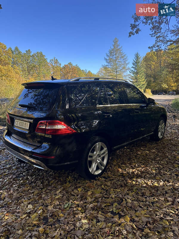 Внедорожник / Кроссовер Mercedes-Benz M-Class 2013 в Черновцах