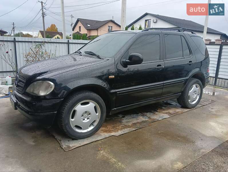 Внедорожник / Кроссовер Mercedes-Benz M-Class 2000 в Виннице