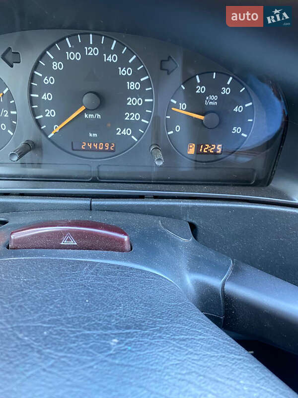 Внедорожник / Кроссовер Mercedes-Benz M-Class 2002 в Хмельницком фото 12 Внедорожник / Кроссовер Mercedes-Benz M-Class 2002 в Хмельницком