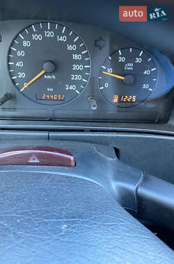 Внедорожник / Кроссовер Mercedes-Benz M-Class 2002 в  фото 12 Внедорожник / Кроссовер Mercedes-Benz M-Class 2002 в