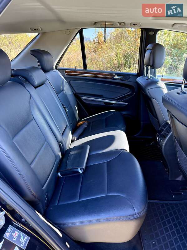 Позашляховик / Кросовер Mercedes-Benz M-Class 2011 в Львові фото 7 Позашляховик / Кросовер Mercedes-Benz M-Class 2011 в Львові
