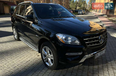 Позашляховик / Кросовер Mercedes-Benz M-Class 2011 в 