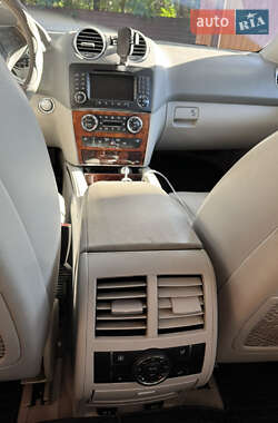 Позашляховик / Кросовер Mercedes-Benz M-Class 2006 в 