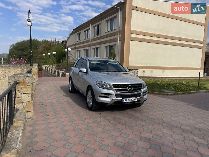 Внедорожник / Кроссовер Mercedes-Benz M-Class 2013 в Могилев-Подольске фото 4 Внедорожник / Кроссовер Mercedes-Benz M-Class 2013 в Могилев-Подольске