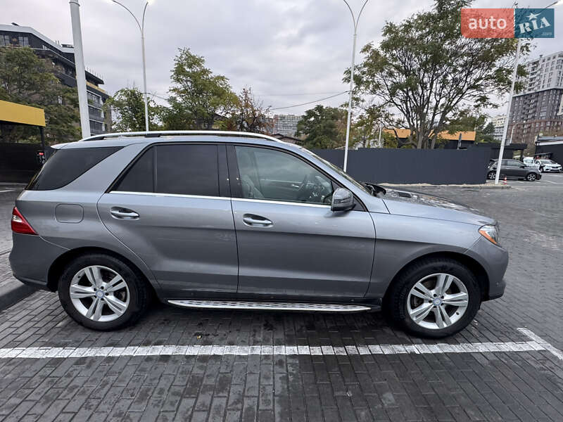 Позашляховик / Кросовер Mercedes-Benz M-Class 2012 в Дніпрі фото 5 Позашляховик / Кросовер Mercedes-Benz M-Class 2012 в Дніпрі