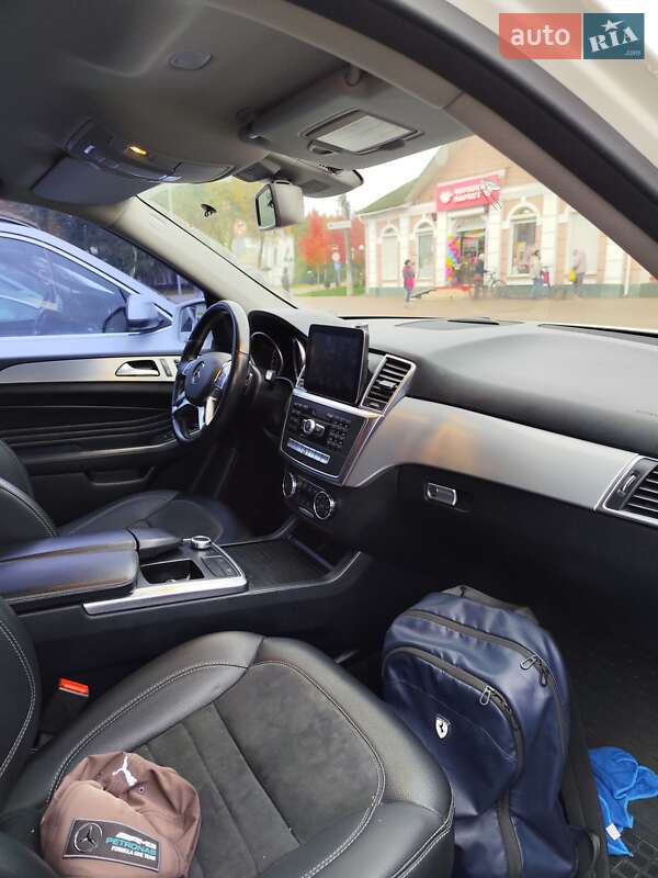 Mercedes-Benz M-Class 2011