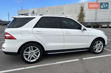 Позашляховик / Кросовер Mercedes-Benz M-Class 2015 в 