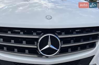 Позашляховик / Кросовер Mercedes-Benz M-Class 2015 в 