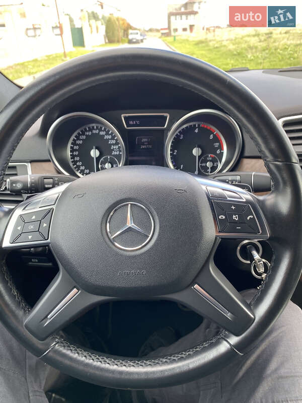 Позашляховик / Кросовер Mercedes-Benz M-Class 2013 в Одесі