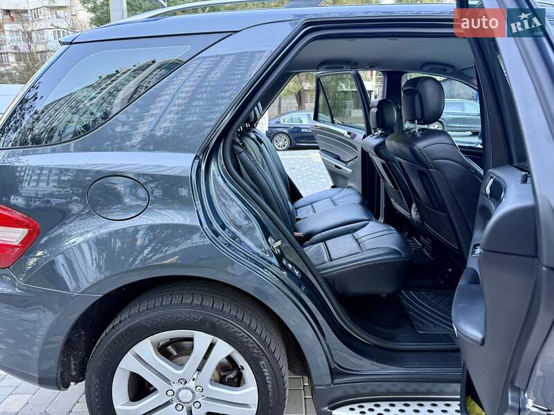Позашляховик / Кросовер Mercedes-Benz M-Class 2011 в Одесі фото 61 Позашляховик / Кросовер Mercedes-Benz M-Class 2011 в Одесі