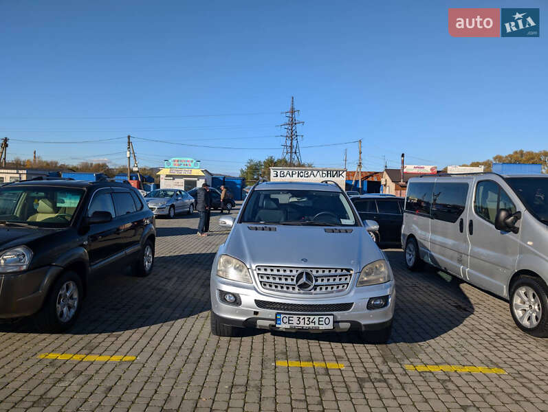 Mercedes-Benz M-Class 2005 Mercedes-Benz M-Class 2005