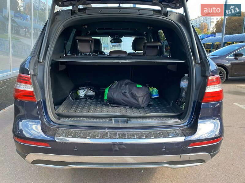 Внедорожник / Кроссовер Mercedes-Benz M-Class 2013 в Киеве