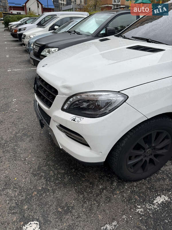 Внедорожник / Кроссовер Mercedes-Benz M-Class 2013 в Киеве