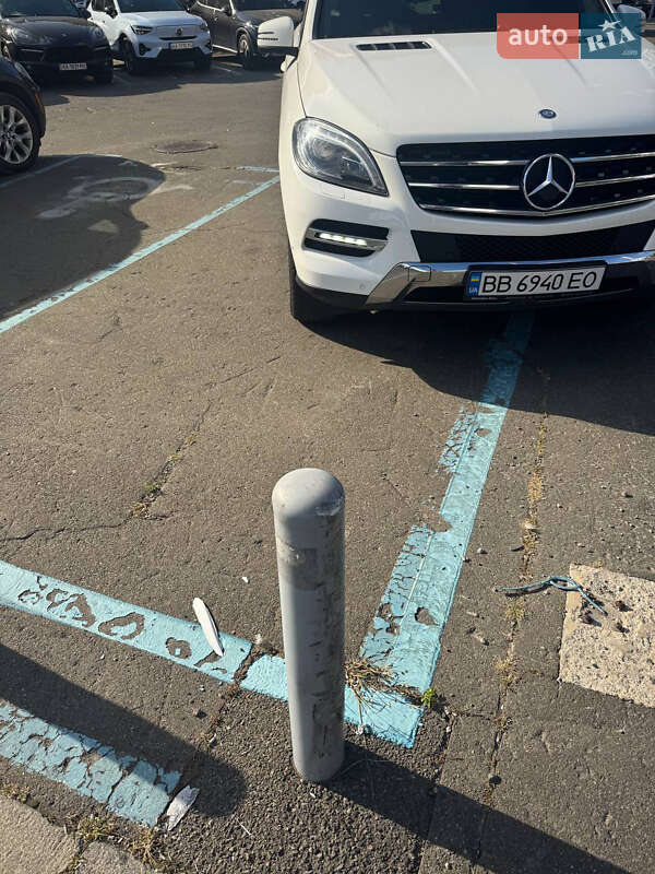 Внедорожник / Кроссовер Mercedes-Benz M-Class 2013 в Киеве