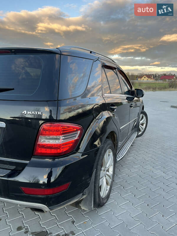 Внедорожник / Кроссовер Mercedes-Benz M-Class 2010 в Богородчанах