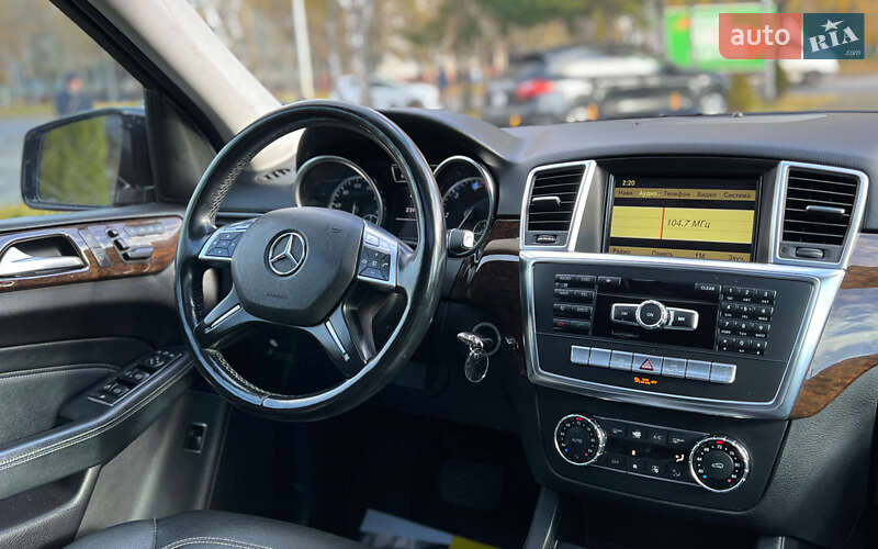 Позашляховик / Кросовер Mercedes-Benz M-Class 2011 в Львові фото 25 Позашляховик / Кросовер Mercedes-Benz M-Class 2011 в Львові
