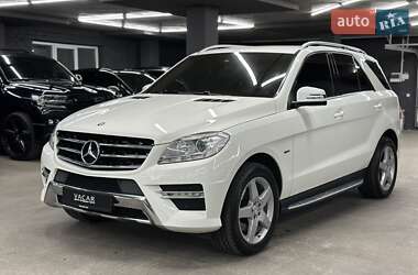 Позашляховик / Кросовер Mercedes-Benz M-Class 2011 в Харкові