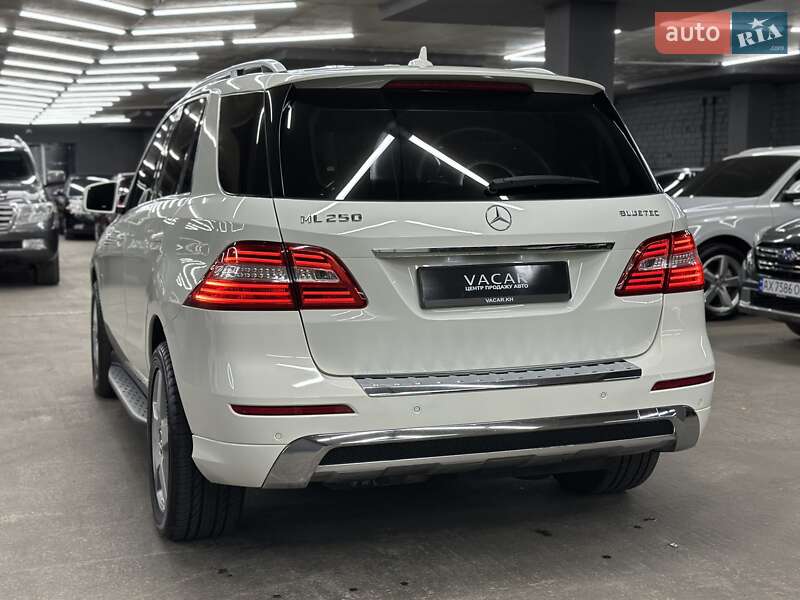 Внедорожник / Кроссовер Mercedes-Benz M-Class 2011 в Харькове