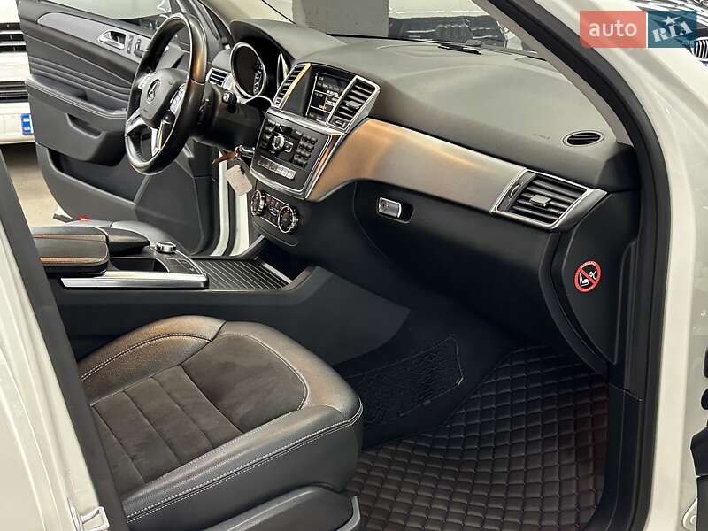 Внедорожник / Кроссовер Mercedes-Benz M-Class 2011 в Харькове