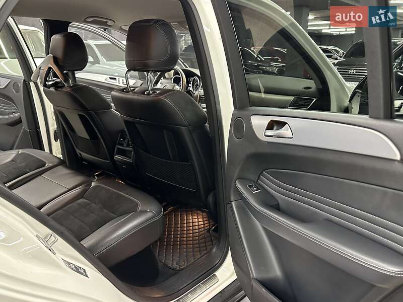 Внедорожник / Кроссовер Mercedes-Benz M-Class 2011 в Харькове