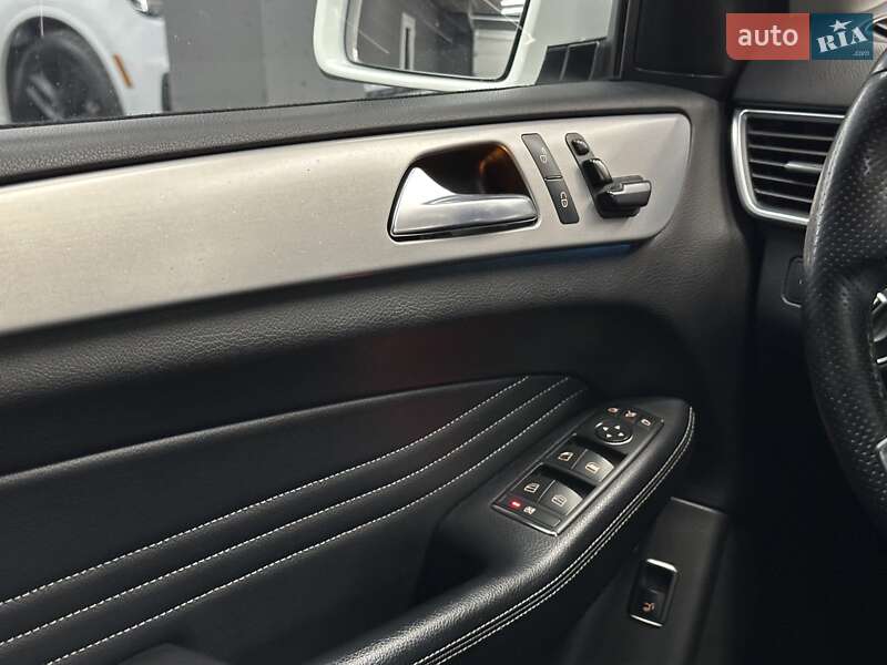 Внедорожник / Кроссовер Mercedes-Benz M-Class 2011 в Харькове