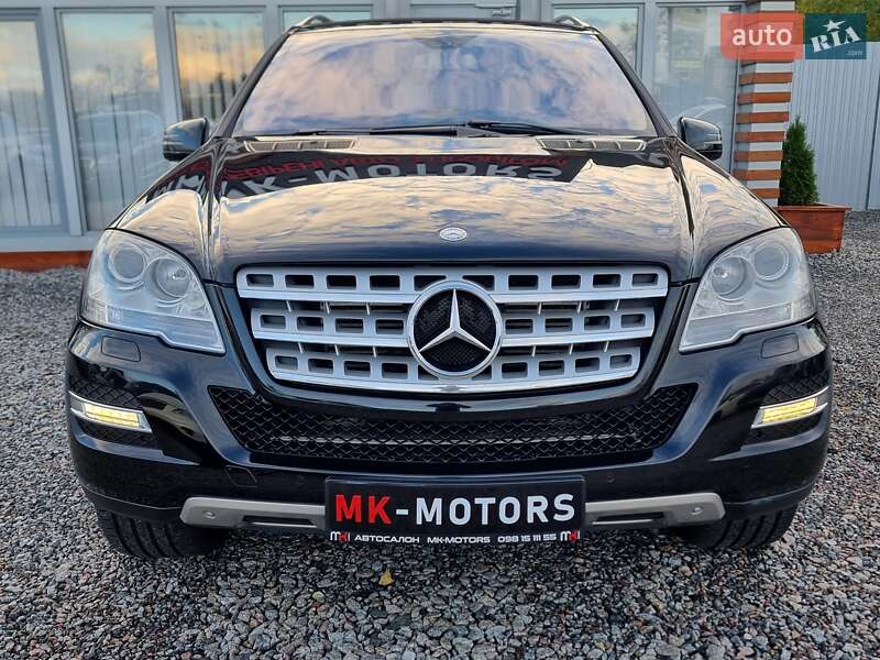 Внедорожник / Кроссовер Mercedes-Benz M-Class 2010 в Киеве
