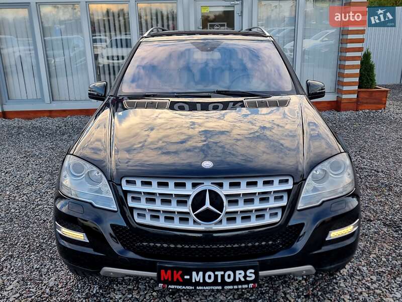 Внедорожник / Кроссовер Mercedes-Benz M-Class 2010 в Киеве