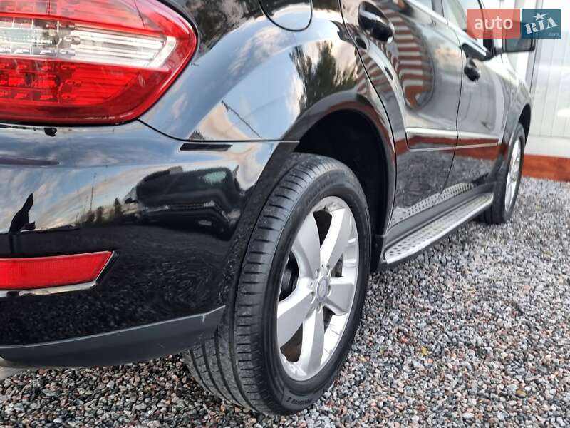 Внедорожник / Кроссовер Mercedes-Benz M-Class 2010 в Киеве