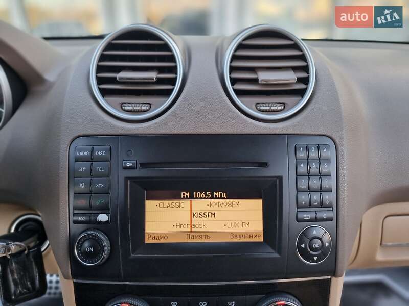 Внедорожник / Кроссовер Mercedes-Benz M-Class 2010 в Киеве