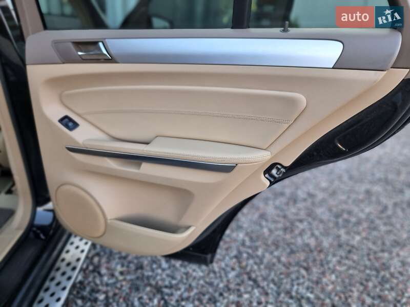 Внедорожник / Кроссовер Mercedes-Benz M-Class 2010 в Киеве