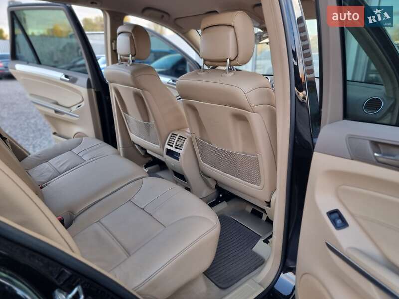 Внедорожник / Кроссовер Mercedes-Benz M-Class 2010 в Киеве