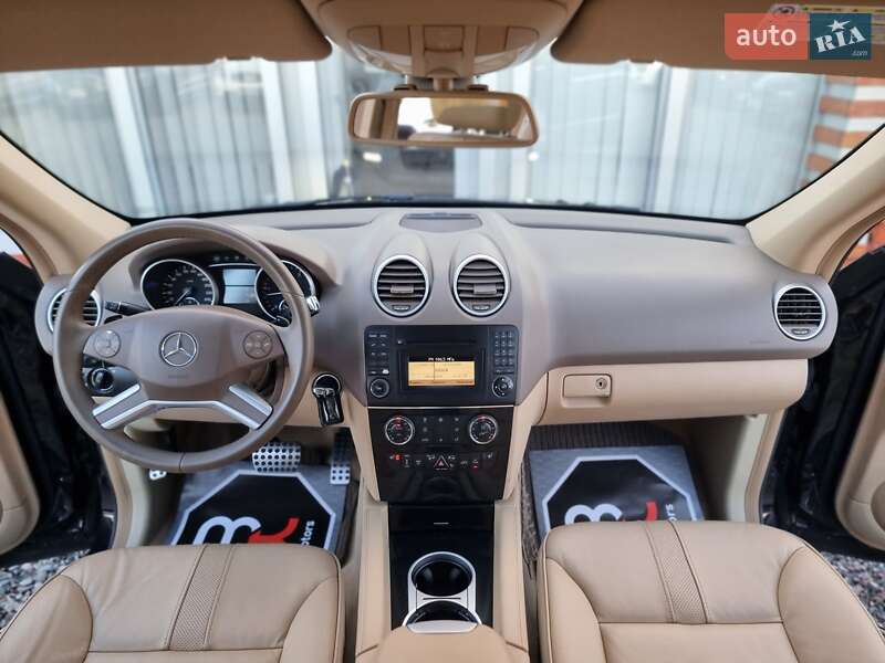 Внедорожник / Кроссовер Mercedes-Benz M-Class 2010 в Киеве