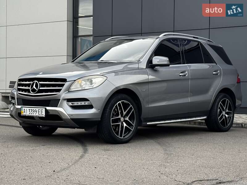 Внедорожник / Кроссовер Mercedes-Benz M-Class 2011 в Киеве