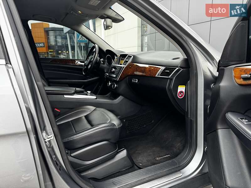 Внедорожник / Кроссовер Mercedes-Benz M-Class 2011 в Киеве